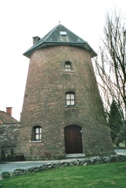 Foto van <p>Moulin de la Basse-Egypte<br />Moulin Druart</p>, Buvrinnes (Binche), Foto: Lieven Denewet | Database Belgische molens