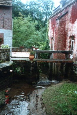 Foto van <p>Moulin de la Roquette</p>, Thieusies (Soignies), Foto: Robert Van Ryckeghem, Koolkerke, 05.06.2002 | Database Belgische molens