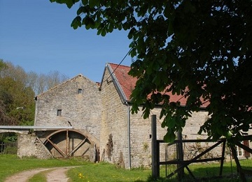 Foto van <p>Moulin de Ferrières</p>, Lavoir (H?ron), Foto: EdA, 2014 | Database Belgische molens