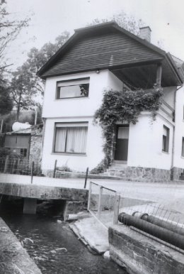 Foto van <p>Ulftaler Schenke<br />Houscheid Mühle</p>, Reuland (Burg-Reuland), Foto: Armand Carre (coll. vzw Levende Molens - Molenecho's) | Database Belgische molens
