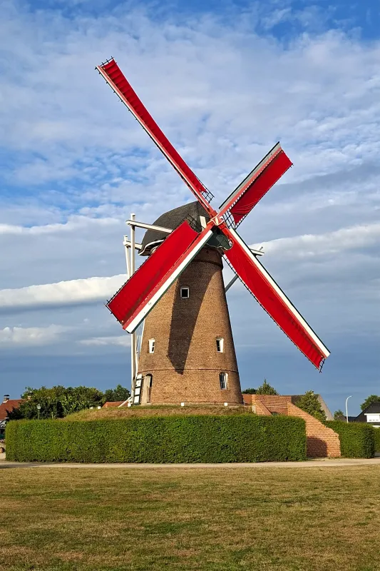 Heiblokmolen, Voetsmolen, Bergmolen, Stenen Molen