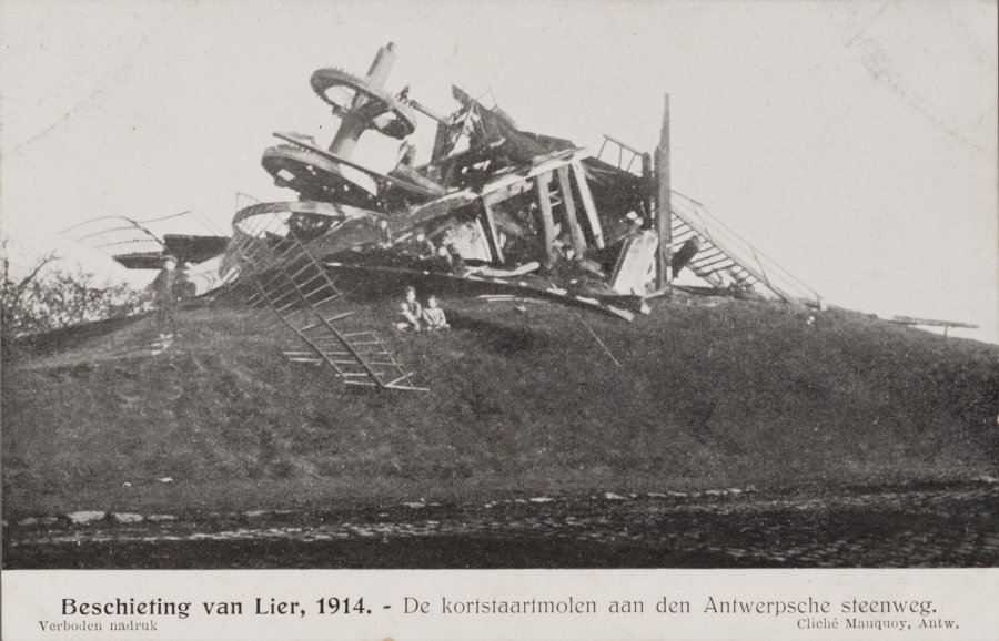 Foto van <p>Kortstaartmolen</p>, Lier, Prentkaart na zijn vernieling in okt. 1914. Cliché Mauquoy, Antwerpen (coll. Stadsarchief Lier) | Database Belgische molens