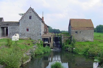 Foto van <p>Moulin de la Biesmelle</p>, Biesme-sous-Thuin (Thuin), Foto: Marnix Bogaert, Marke, 31.07.2015 | Database Belgische molens