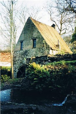 Foto van <p>Moulin de Froyennes</p>, Froyennes (Tournai), Foto: Robert Van Ryckeghem, Koolkerke | Database Belgische molens