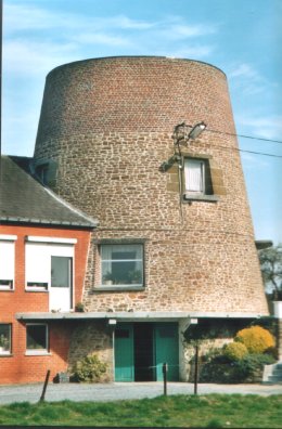 Foto van <p>Moulin Patin<br />Moulin Leroy</p>, Stambruges (Beloeil), Foto: Lieven Denewet | Database Belgische molens