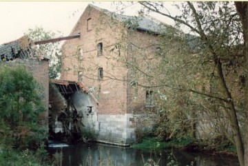 Foto van <p>Moulin de Vélupont</p>, Ville-en-Hesbaye (Braives), Foto: Jean-Paul Vingerhoed | Database Belgische molens