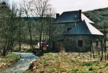 Foto van <p>Moulin Brûlé<br />Ferme Samray</p>, Arville (Saint-Hubert), Foto: Benoît Strépenne, 2002 | Database Belgische molens