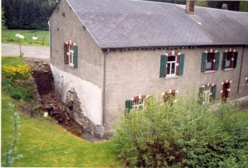Foto van Moulin de Gives, Flamierge (Bertogne), Foto: Jean-Paul Vingerhoed, Corroy-le-Grand | Database Belgische molens