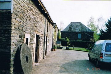 Foto van Moulin de Lahérie, Longlier (Neufchâteau), Foto: Robert Van Ryckeghem, Koolkerke | Database Belgische molens