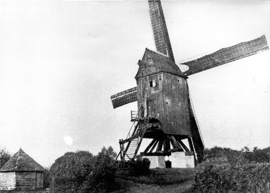 Foto van <p>Westmolen<br />Westledemolen</p>, Eksaarde (Lokeren), Prentkaart. Verzameling Ons Molenheem | Database Belgische molens