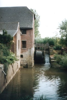 Foto van Ladeuzemolen, Etikhove (Maarkedal), Foto: Robert Van Ryckeghem | Database Belgische molens