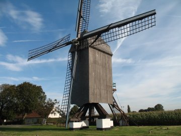 Foto van Huisekoutermolen, Huise (Kruisem), Foto: Jos Hubin, 01.10.2012 | Database Belgische molens