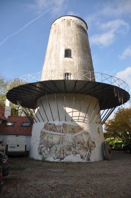 Foto van Bekemolen, Mullem (Oudenaarde), Foto: Donald Vandenbulcke, Staden, 02.11.2011 | Database Belgische molens
