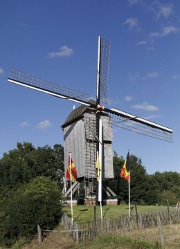 Foto van <p>Buysemolen<br />Buysesmolen<br />Molen Ter Rijst</p>, Sint-Antelinks (Herzele), Foto: Erwin Bosman, 18.08.2013 | Database Belgische molens