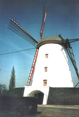 Foto van Oude Molen<br />Boekhoutmolen, Hekelgem (Affligem), Foto: Robert Van Ryckeghem | Database Belgische molens