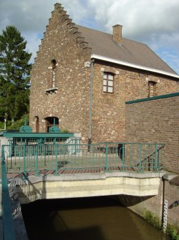 Foto van <p>Viermolen<br />Watermolen van Snyers<br />Geensmolen<br />Verbrande Molen</p>, Zoutleeuw, Foto: Niels Wennekes | Database Belgische molens