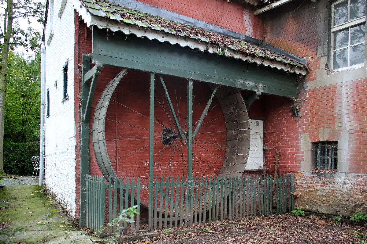 Hondenmolen van 't Hof van Heule, of Heerlijkheid van Heule