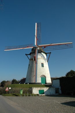 Foto van Witte Molen<br />Roksemmolen, Roksem (Oudenburg), Foto: Donald Vandenbulcke | Database Belgische molens