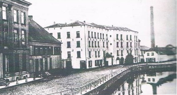 Leiemolens Grafelijke Banmolen Keizerlijke Watermolens Grote Molen, Kleine Molen Grote Graanmolen en Moutmolen Caoutchoucfabriek